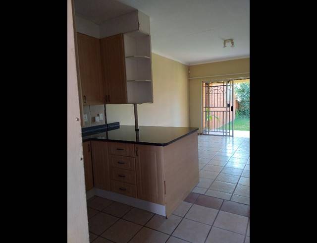 2 BEDROOM PROPERTY TO RENT IN MOOIKLOOF RIDGE ESTATE